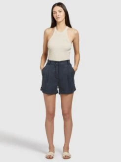 Khujo Shorts Loosefit Bandplooibroek Elida Dames Donkerblauw -Khujo Verkoopwinkel 1b2a19aa5add3a79099374f81e49f251