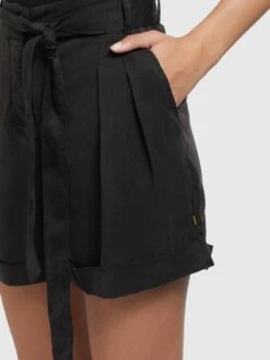 Khujo Shorts Loosefit Bandplooibroek Elida Dames Zwart 16 Khujo Shorts Loosefit Bandplooibroek Elida Dames Zwart -Khujo Verkoopwinkel 26d9d1518b7f952bba988e06138b1f18