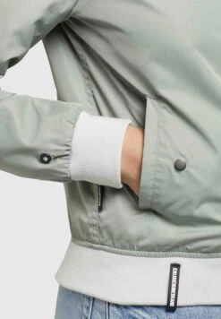 Khujo Stence - Bomberjacks - Blassgrün -Khujo Verkoopwinkel 40761d5b7ec64c71ad2d661f00e46746