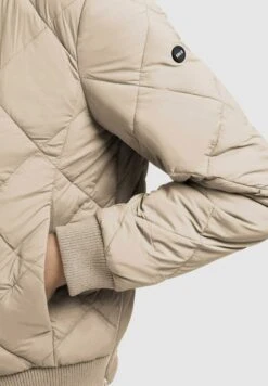 Khujo Leona - Bomberjacks - Beige -Khujo Verkoopwinkel 416f706852f1471c9906e598e9b1d948