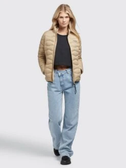 Khujo Tussenjassen Tussenjas Eleni Dames Beige -Khujo Verkoopwinkel 4b204a0fba1cb74361387ad30e8ab124