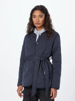 Khujo Tussenjassen Tussenjas Yuna Dames Donkerblauw -Khujo Verkoopwinkel 68940078b9644e8a173cc93a97db5fc7