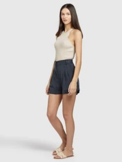 Khujo Shorts Loosefit Bandplooibroek Elida Dames Donkerblauw -Khujo Verkoopwinkel 7a8ec5170bd96fdbffec0419ce048b63