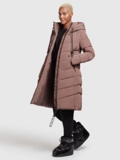 Khujo Wintermantels Wintermantel Ayleena Dames Chamois -Khujo Verkoopwinkel 94b7a1c3c76725a319b10568738db85e