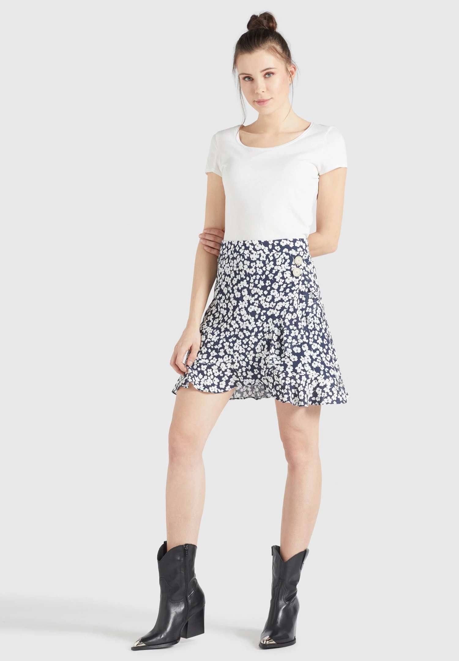 Khujo Undine - A-Lijn Rok - Dunkelblau-Weiß Geblümt 3 Khujo Undine - A-Lijn Rok - Dunkelblau-Weiß Geblümt - Afbeelding 2