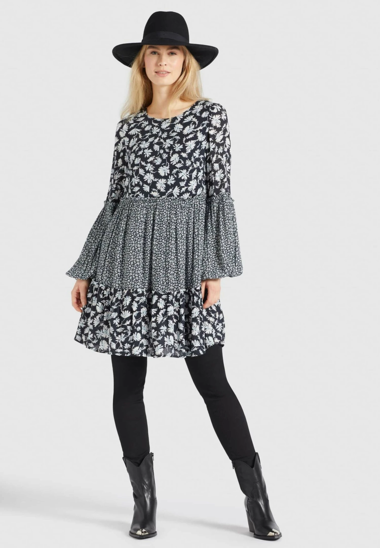 Khujo Mini Jurken Jurk Granata Dames Zwart 5 Khujo Mini Jurken Jurk Granata Dames Zwart - Afbeelding 3