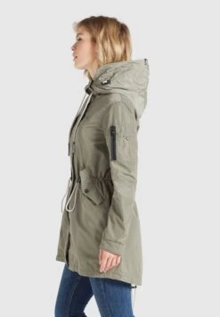 Khujo Parkas Tussenparka CATHARINA Dames Kaki -Khujo Verkoopwinkel ac6c95b97726a3cfacb4c2a02a89cacf