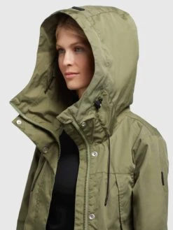 Khujo Parkas Tussenparka Aira Dames Olijfgroen -Khujo Verkoopwinkel e9a5a662014722669acb6ce00299b97b